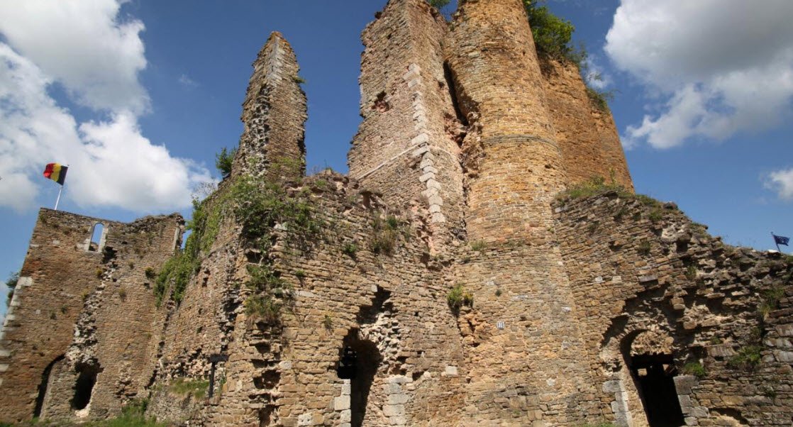 Ruines du Château de Fays, Sprimont, Belgium